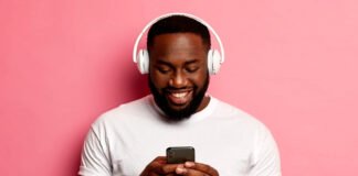 DOSSIÊ FANTALOGIA: audiolivros desafiam anos de preconceito e redefinem o ato de ler no século XXI