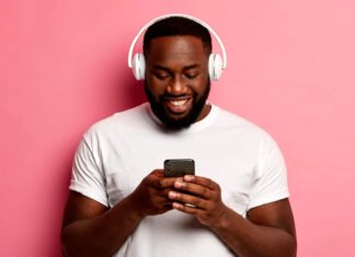 DOSSIÊ FANTALOGIA: audiolivros desafiam anos de preconceito e redefinem o ato de ler no século XXI